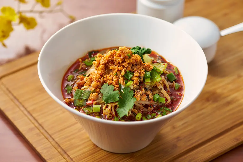 886食堂の特製旨辛担々麺 黒胡麻とスパイスの担々麺